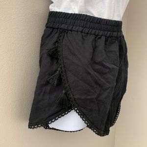Black Crotchet Pom Pom shorts